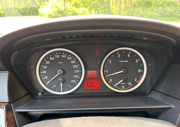 BMW Seria 5 cena 32900 przebieg: 227000, rok produkcji 2003 z Bełchatów małe 529